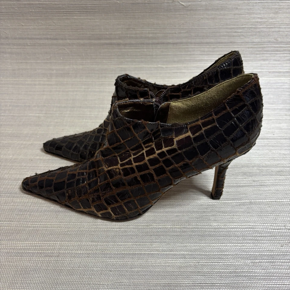 Zapatos de salón Carole Little Brown Croc de cuero brasileño en relieve tacón de gatito EE. UU. 8,5 M Foto 3 de 4