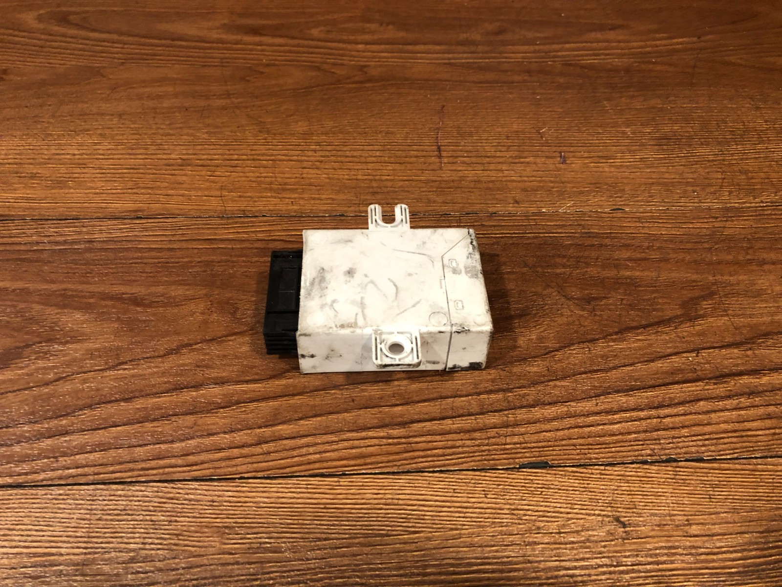 2004-2006 VW PHAETON TPMS TIRE PRESSURE MONITOR SENSOR CONTROL MODULE UNIT OEM
