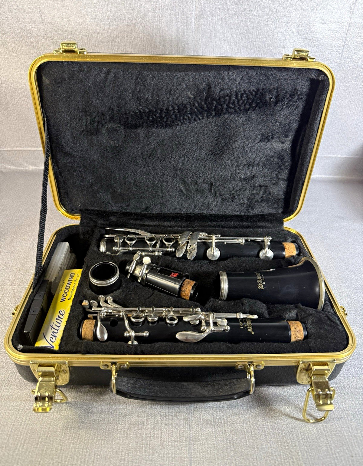 Selmer USA CL301 Student Bb Clarinet W/Hard Case & Accessories-Needs Pads