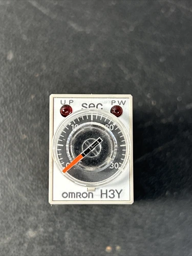 Omron Timer H3Y-2-30S. Source 100VAC, Contact 5A, 250VAC Resistive