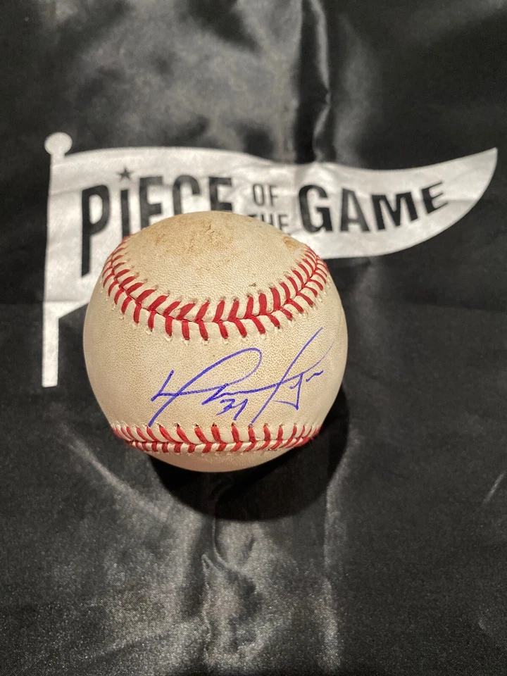 David Ortiz MLB Game Used Single Autographed Ball 8/18/16 Career Hit #2427 - Image 2 of 4