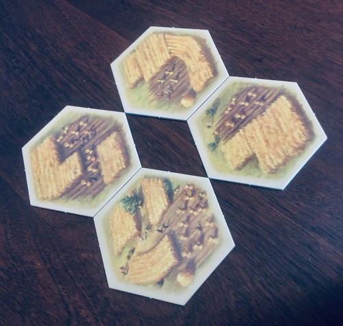 Piezas de juego oficiales adicionales/repuesto Catan (Fields Terrain Hexagonales x4) - Imagen 2 de 3