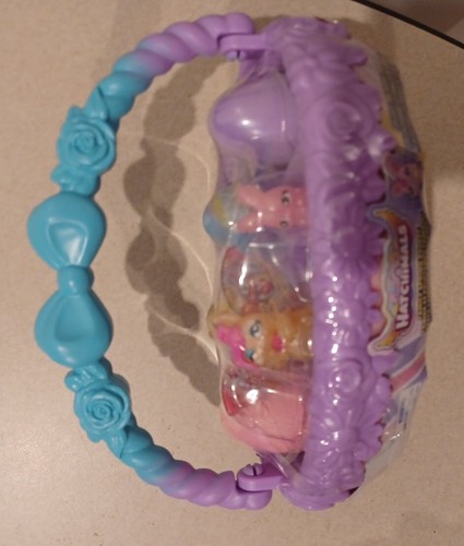Hatchimals CollEGGtibles Pearly White Wing Figures Basket Spin Master - Picture 12 of 17