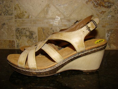 naturalizer beige sandals