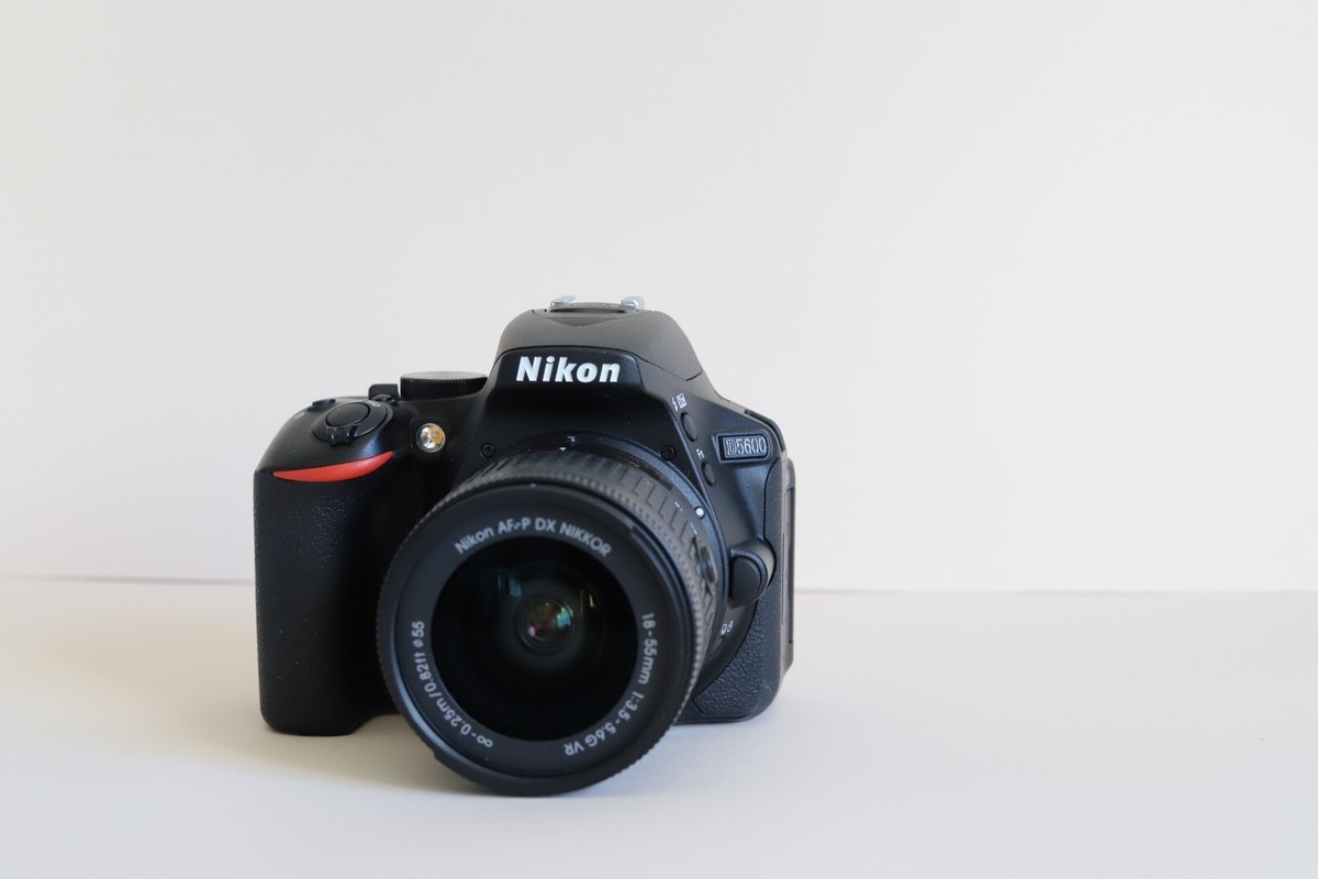 Nikon D5600 with 18-55 VR lens, MINT Shutter count 1637
