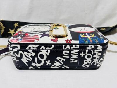 ANNA SUI × MARC JACOBS 限定コラボポーチ Marc Jacobs × Anna Sui”初のコラボコレクション発売！ | Numero