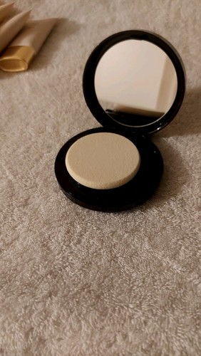 Estee Lauder Perfectionist Serum Compact Makeup SPF 15 2C2 Pale Almond - Picture 4 of 4