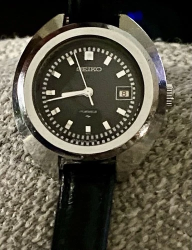 VINTAGE 1972 SEIKO 2118-0401 Manual Wind 17J UFO Case Black Dial Date-RUNNING,6S