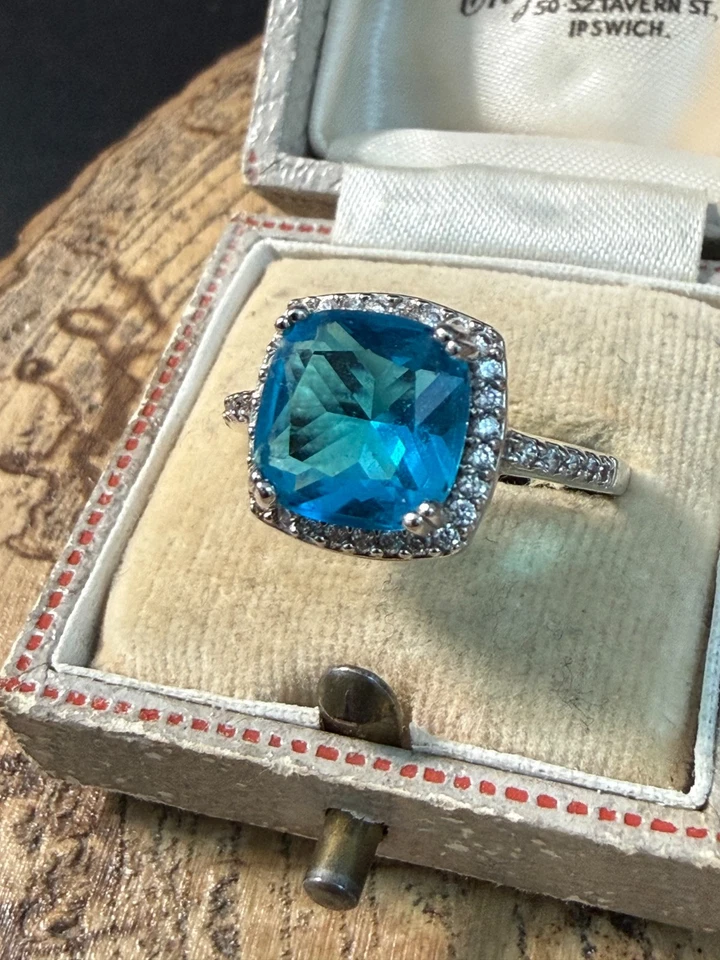 Square Blue Glass Ring Silver Tone Metal Cocktail Statement Sparkly Size R - Image 4 of 4