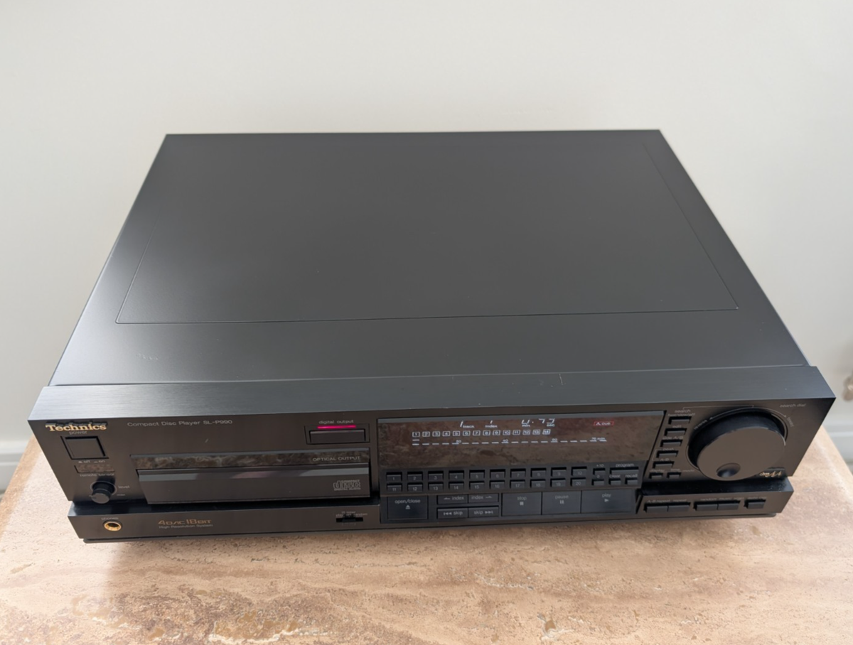 SUPERB Technics SL-P990 CD Player ~ 4 x PCM56P ~ Remote ~ Fully