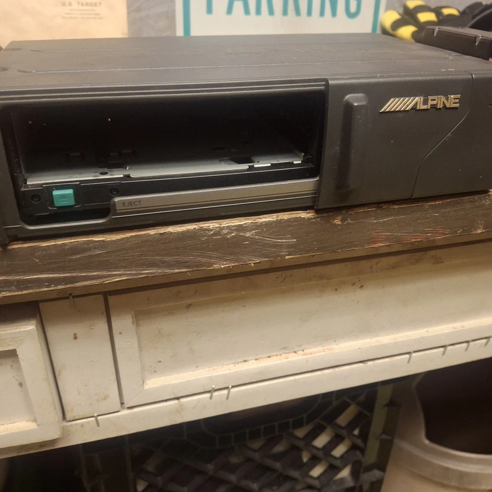 Alpine 6 CD Changer System CHM-S601 UNTESTED - Image 2 of 4