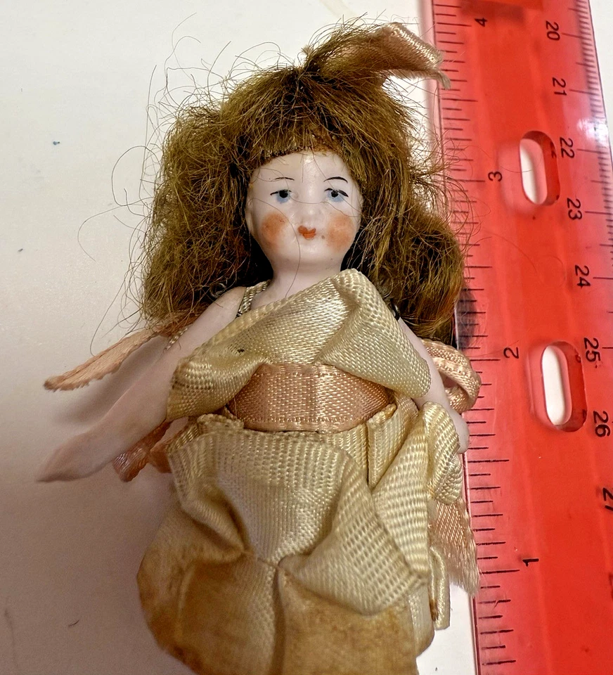 ANTIGUA PELUCA VINTAGE ANTIGUA VICTORIANA BISQUE CASA DE MUÑECAS MUÑECA NIÑA MIGNONETTE Foto 4 de 4