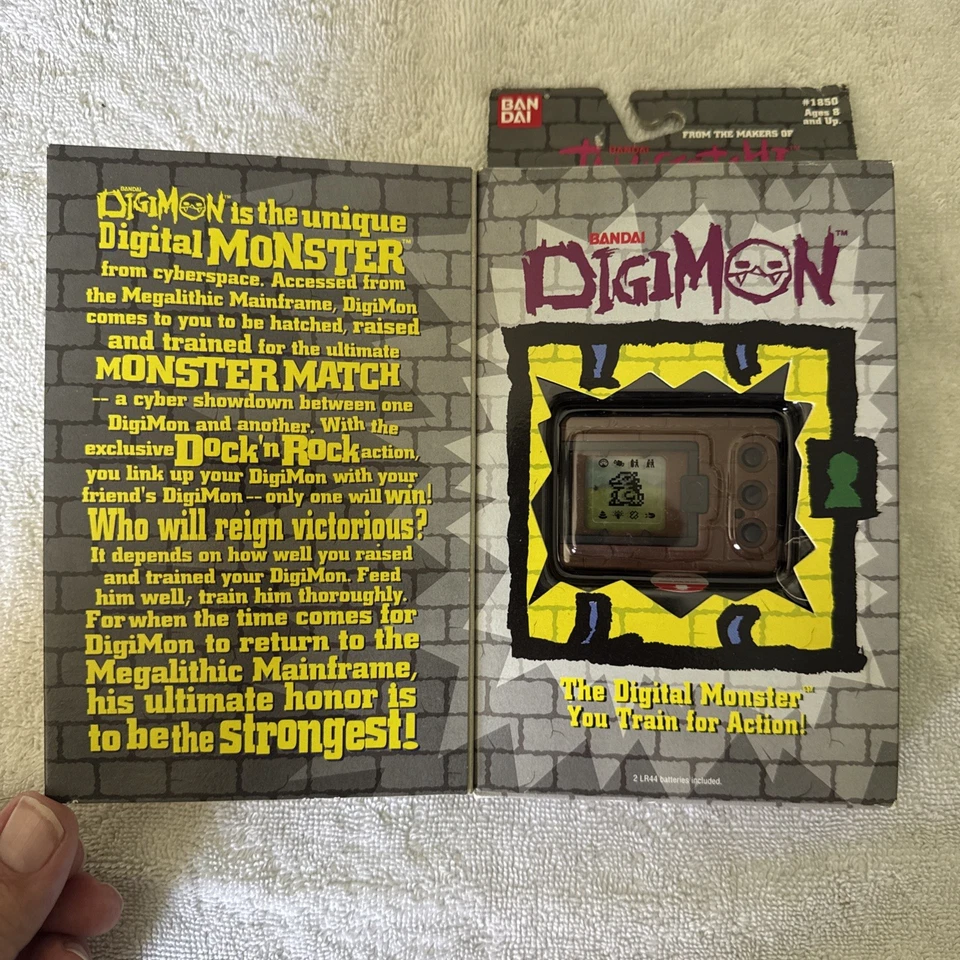 Bandai Digimon Original Digital Monster Handheld Electronic Game 1997 - image 3 of 3