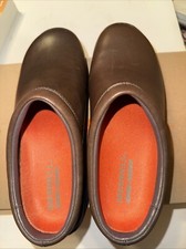 MERRELL ENCORE NOVA 2 BRACKEN SMOOTH WOMEN SHOE SIZE 5. BROWN.