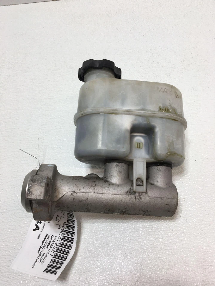 08 Cilindro maestro Chevy Silverado 1500 sin control de freno activo Foto 2 de 3