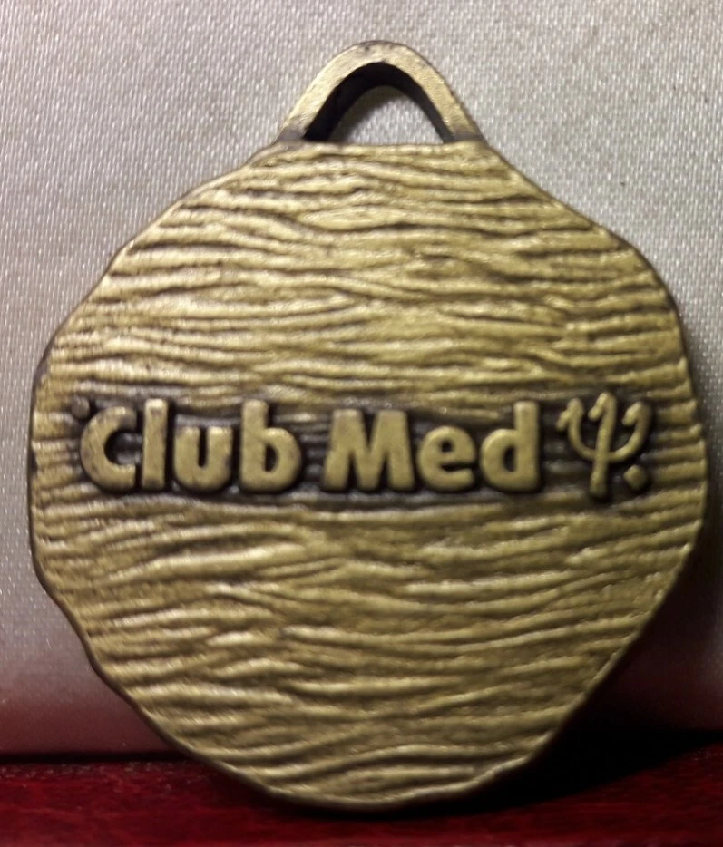 RARE MEDAILLE MINI CLUB MED 32mm - Photo 2/2
