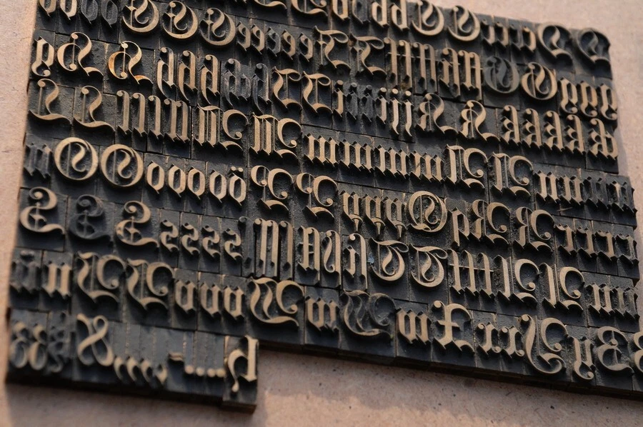 Prägeschrift 14 mm Messingschrift Buchbinder Messing Prägen Vergolden Fraktur ~