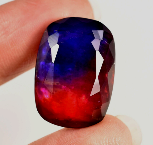 Opale Noire Et Multicolore Naturelle D'Éthiopie - 7mm X 5mm - 0.65 Carats