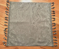 Table topper green with tassels, new handmade, liner on the back, 21 x 21