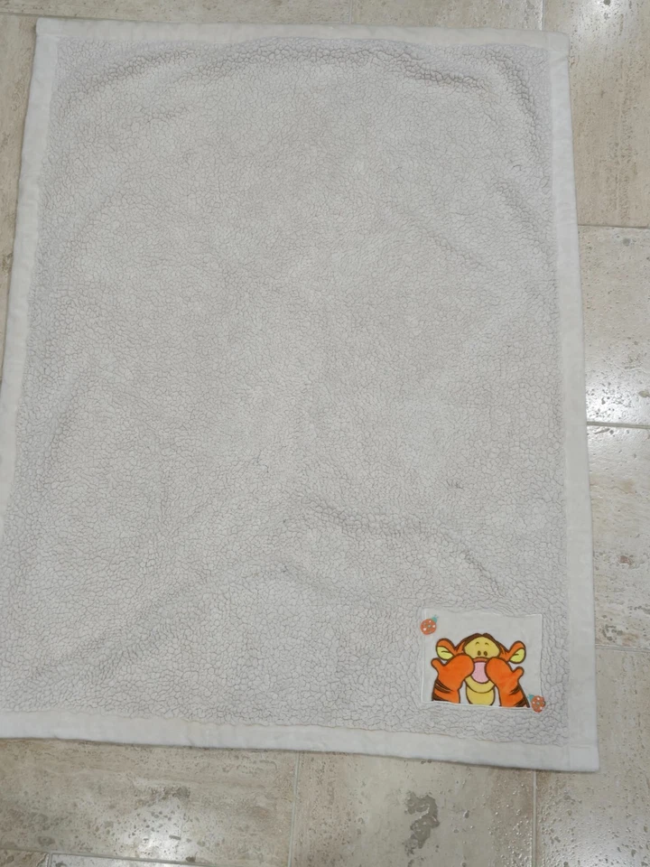 Disney Baby Tigger Baby Blanket Cream Sherpa Fleece Orange Ladybugs Peek-A-Boo - Image 3 of 4
