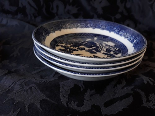 Lot 13 Johnson Brothers BLUE WILLOW England Salad Plates Cereal serving Bowls - Picture 8 of 11
