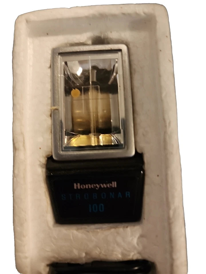 Honeywell Auto Strobonar 100 Camera Flash #165 - Image 3 of 4