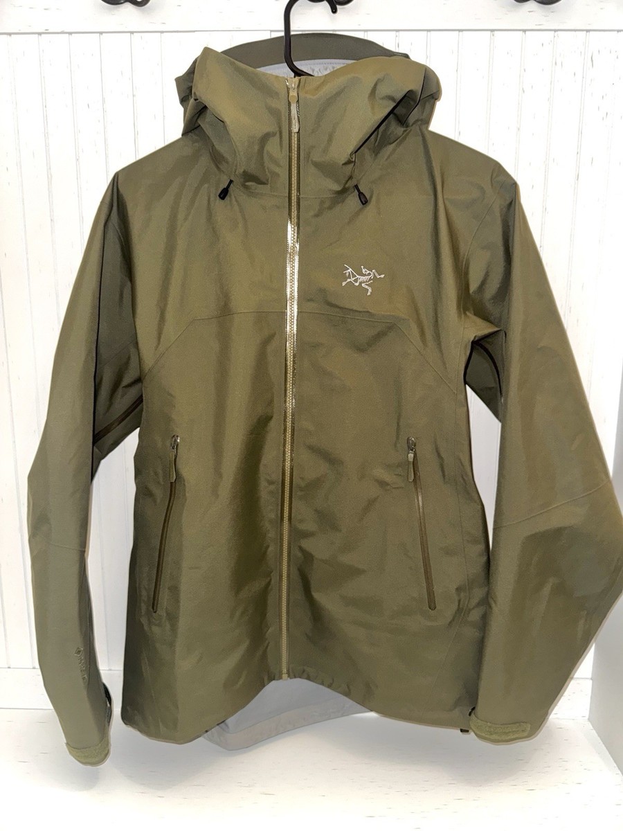 NWOT Arcteryx Women's Beta SL Gore Tex Jacket Medium Olive NWOT Arcteryx Women's Beta SL Gore Tex Jacket Medium Olive