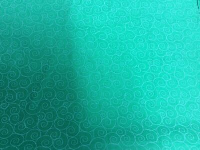 David Textiles Swirls On Green 100% Baumwollstoff