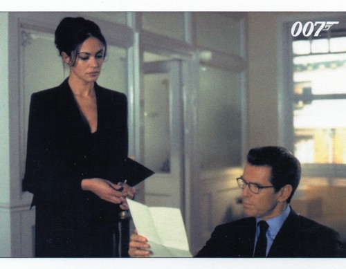 Tarjetas coleccionables individuales de James Bond The World Is Not Enough - Imagen 3 de 73