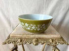 Vintage 1970's Pyrex Spring Blossom Green Crazy Daisy Mixing Bowl #403 2 1/2 Qt