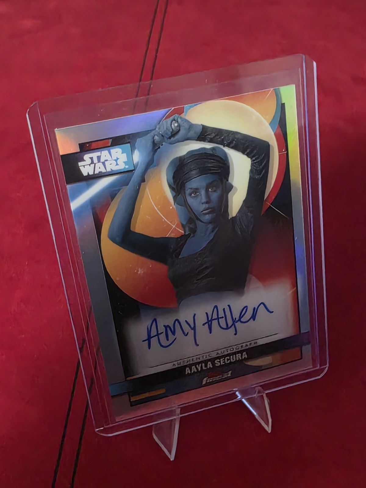 2025 TOPPS STAR WARS SMUGGLERS OUTPOST AMY ALLEN AAYLA SECURA AUTO Refractor  view 2