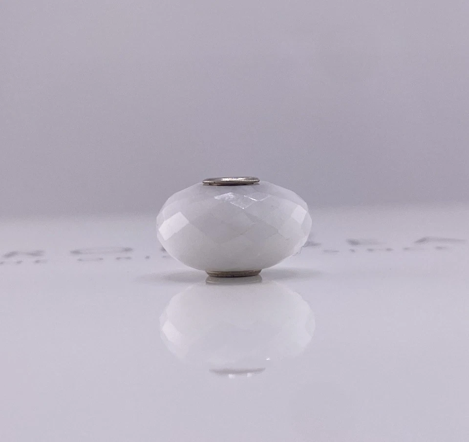 Cuenta de calcedonia facetada Trollbeads Foto 4 de 4