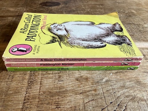 Michael Bond x 3 A BEAR CALLED PADDINGTON, ABROAD & AT WORK Vintage Puffins - Picture 2 of 2