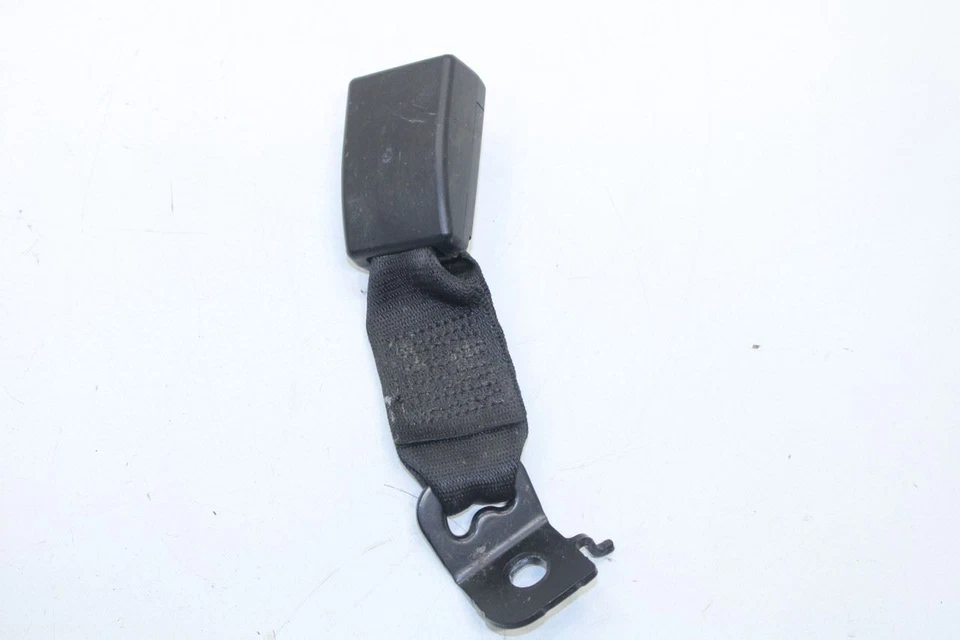 2013-16 BMW 328i xDrive SULEV Rear RH and LH 2nd Row Center Seat Belt Buckle Set - Image 2 of 4