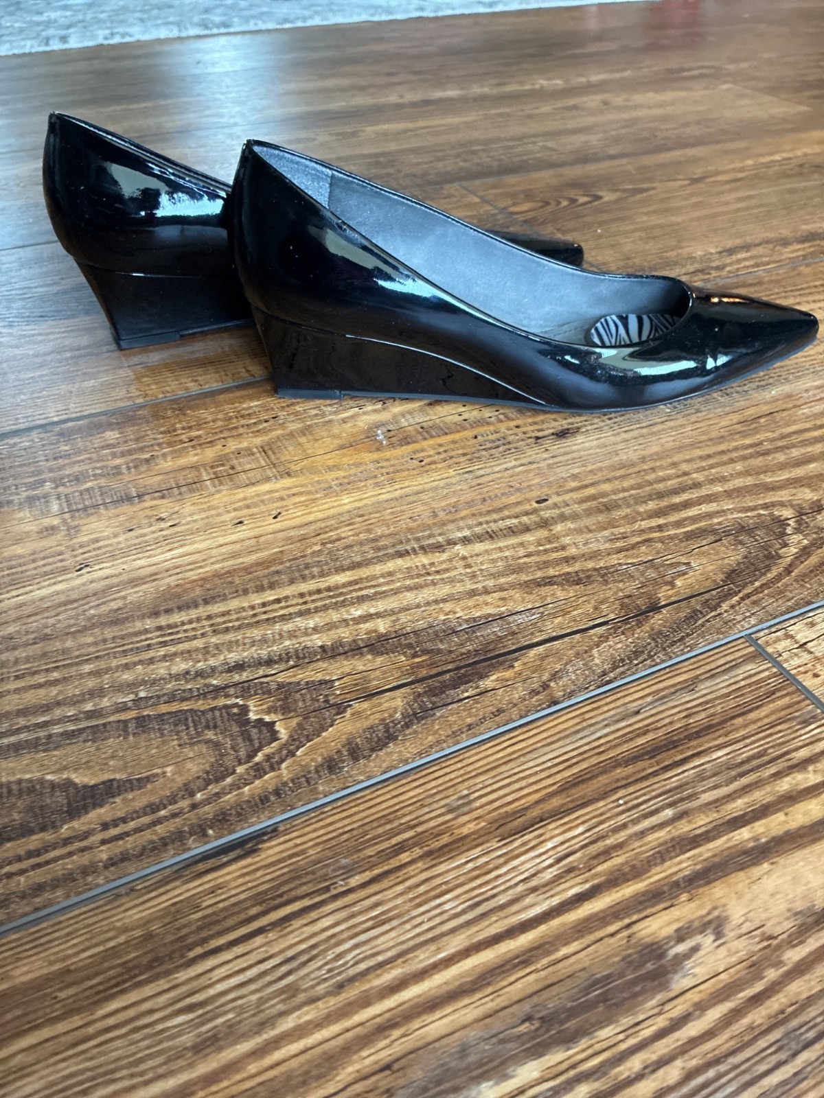 Stuart Weitzman Patent Leather Dress Shoes - 7.5 EUC