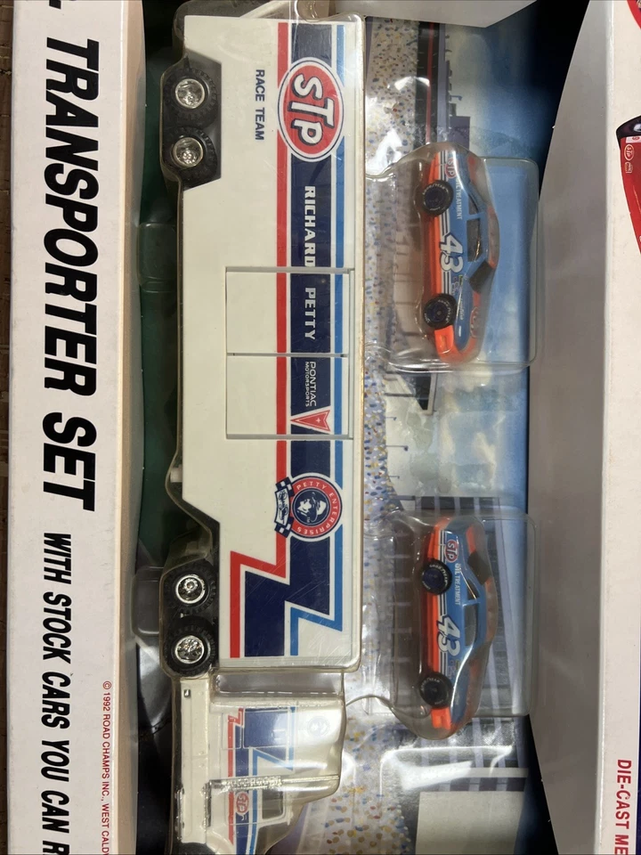 Richard Petty 1/64 Scale Die Cast Metal & Plastic NASCAR Transporter Set - Image 2 of 4