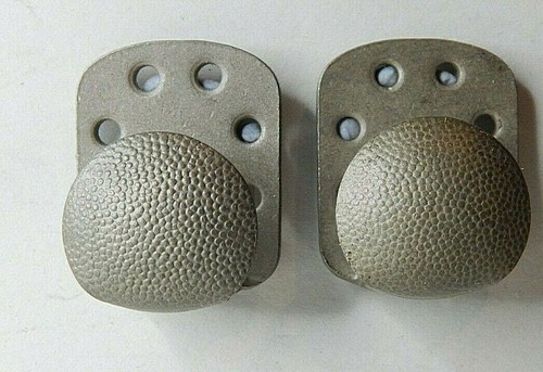 WW1 Imperial German Army Belt Support Hooks Pair Round Tab Pebble 28 x 24 mm - Picture 3 of 5