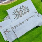 Tallit Woman Tallis Talit Beautiful  White  with Flowers + Bag Different Elegant