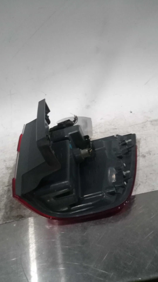 Lincoln Navigator 2015 conjunto de luces traseras azules derecha OEM 388730 94 k millas Foto 2 de 4