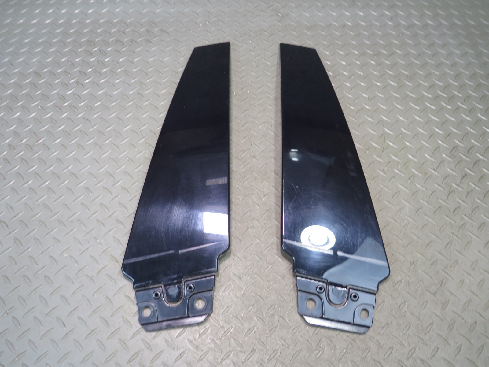 Maserati Quattroporte 2014-2021 Right Pillar cover moldings Set