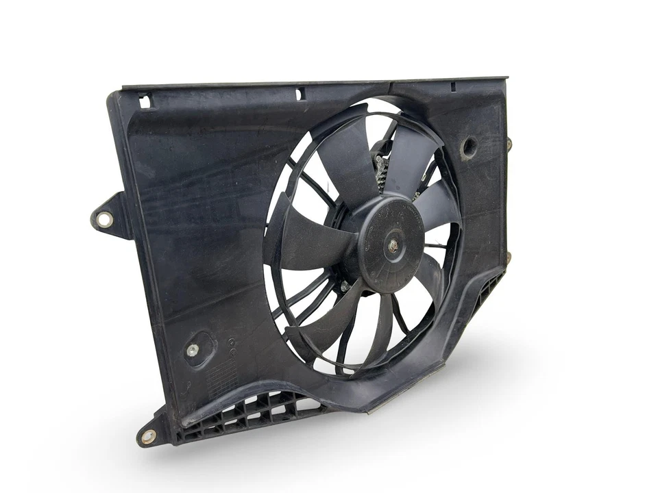 Ventilador de refrigeración del motor Honda Civic 2016-2021 sedán Foto 3 de 4