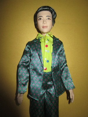 B977) BARBIE KEN BTS DOLL MATTEL 2019 BANGTAN BOYS K POP 3 TEILE KLEIDUNG+SCHUHE