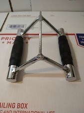 Thin Style RUBBER Grip LAT Pulldown Cable Machine Double D V Handle Back Row Bar