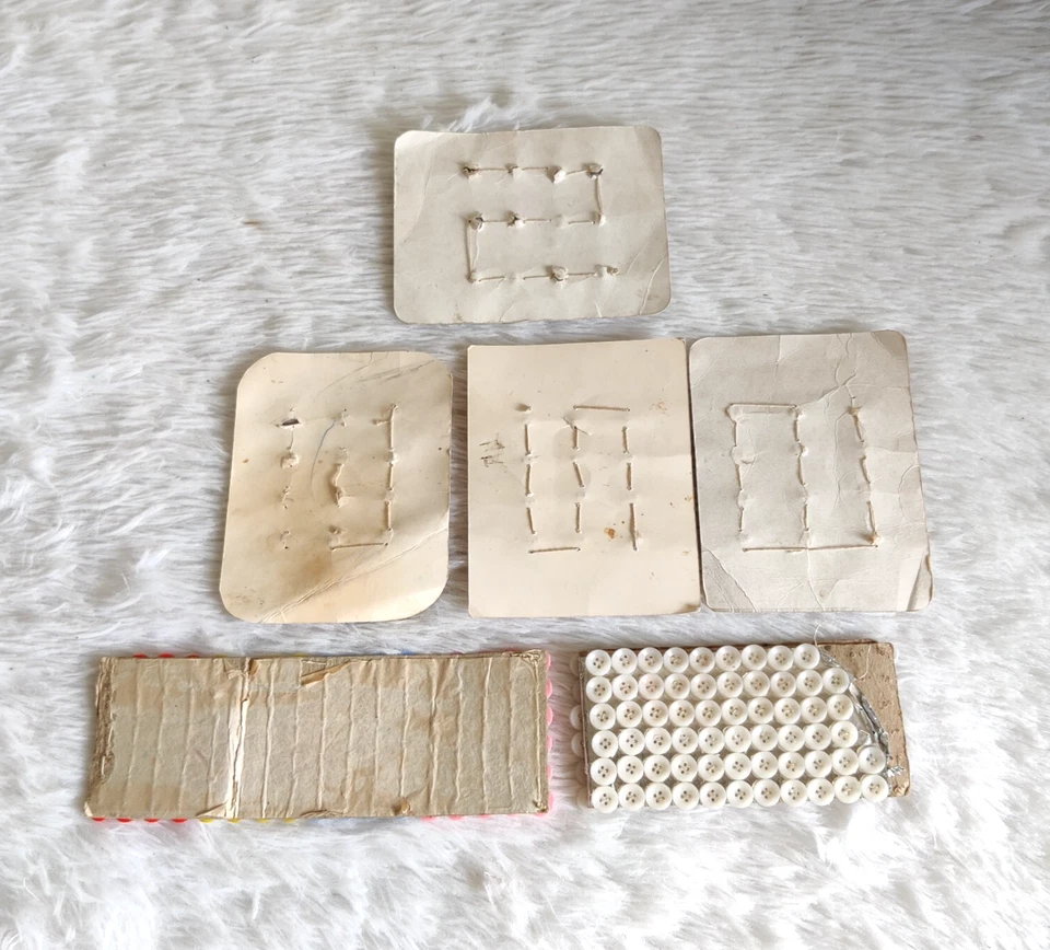 Vintage Buttons Multi Color Round Buttons Decorative Collectibles 275 Pcs BTN174 - Image 4 of 4