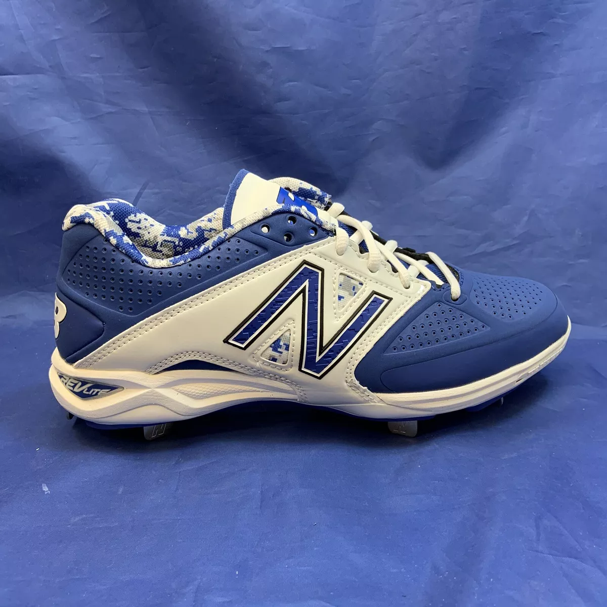 New balance men's 4040v2 sales low metal baseball cleats