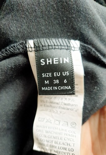 Shirt Langarmshirt SHEIN schwarz rot weiß Größe M Tüll Ärmel Blumenmuster - Bild 12 von 13