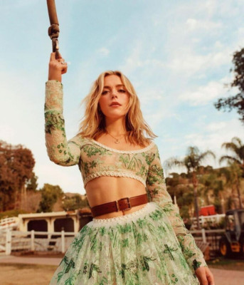 BEAUTIFUL KIERNAN SHIPKA TOTALLY KILLER MAD MEN 8X10 Photo