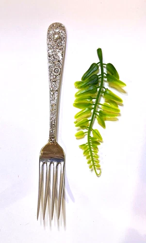 One S. Kirk & Son Sterling Silver Repoussé 7-1/8" Lg. Dinner Fork 54 Grams