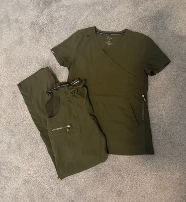 KOI - Philosophy 3 pocket mock wrap ribbed panel top and pant Olive Green size S
