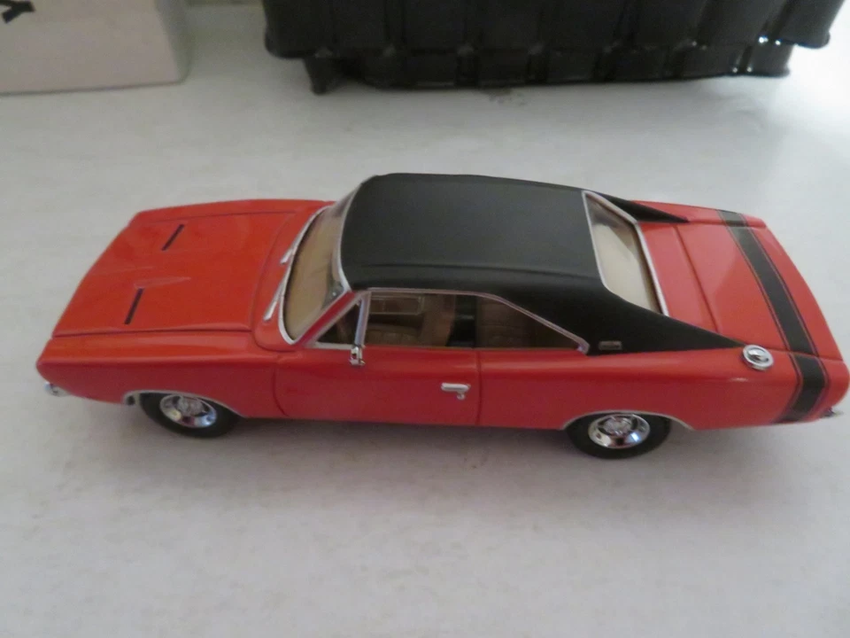 Matchbox Collectibles YMC10-M 1969 Dodge Charger R/T Red 1:43 Scale 1995 MIB - Image 2 of 4